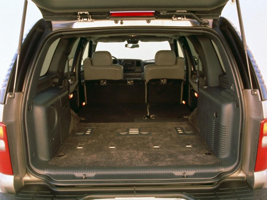  Chevrolet Tahoe 2000 года  (EU) (фото 7 из 23)